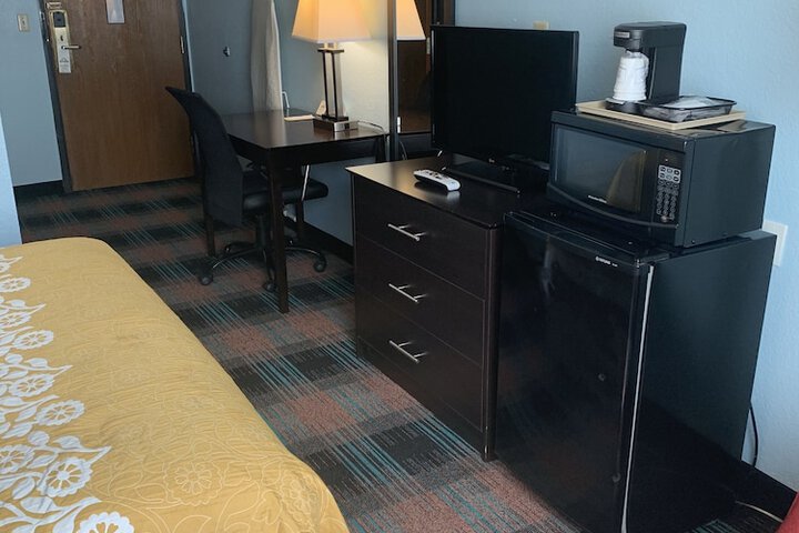 Room 6 of 24