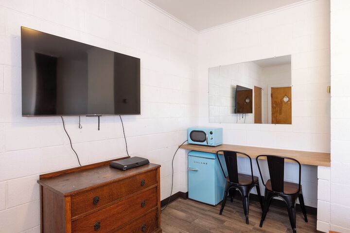 Room 32 of 71