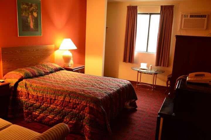 Room 23 of 27