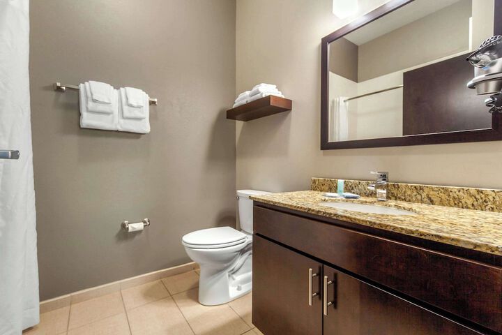 MainStay Suites Lincoln University Area