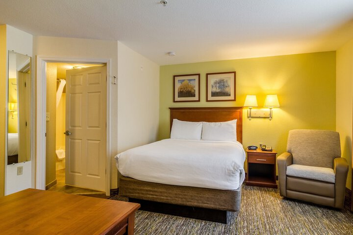 Room 44 of 60