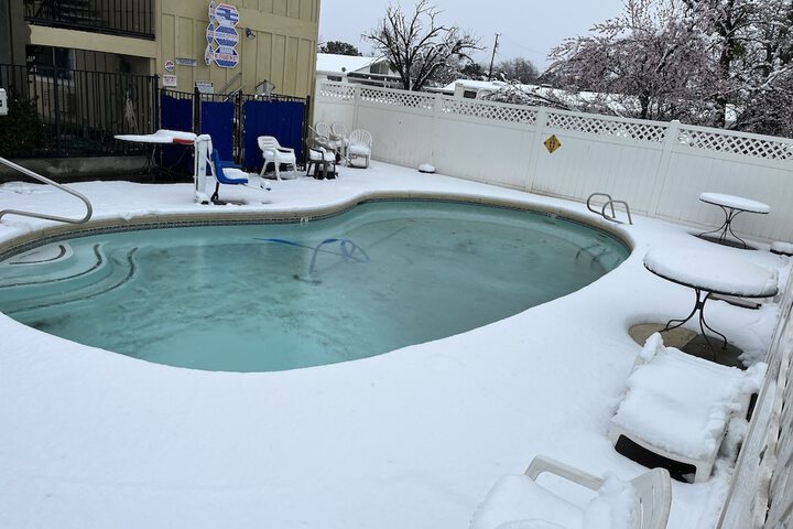 Pool 6 of 40