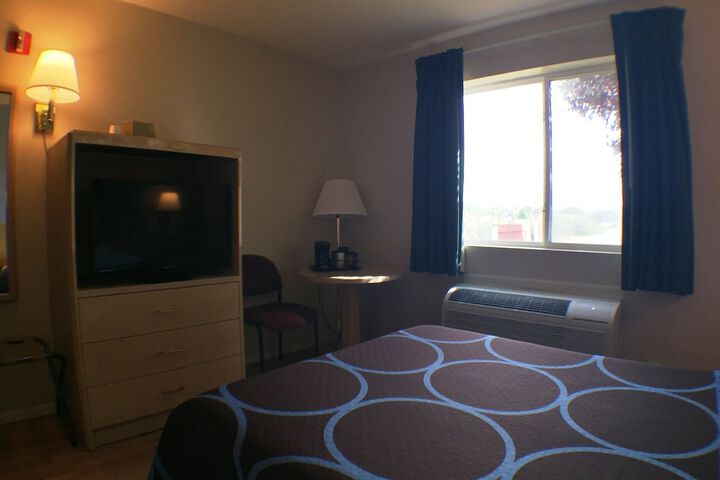 Room 28 of 44