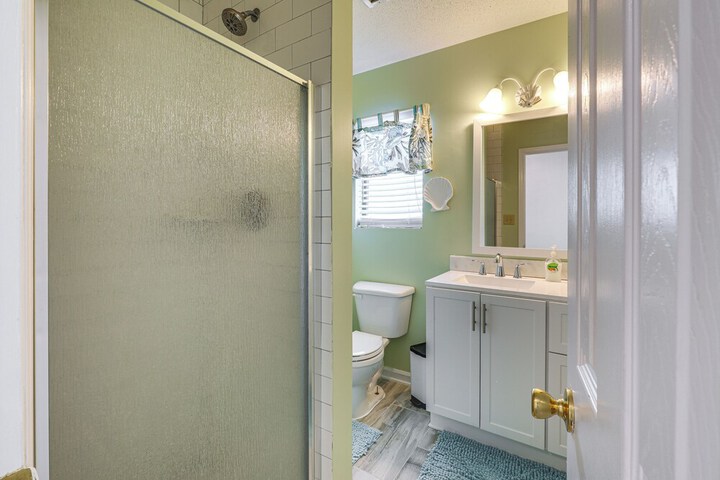 North Topsail Beach Townhome: Walk to the Beach!