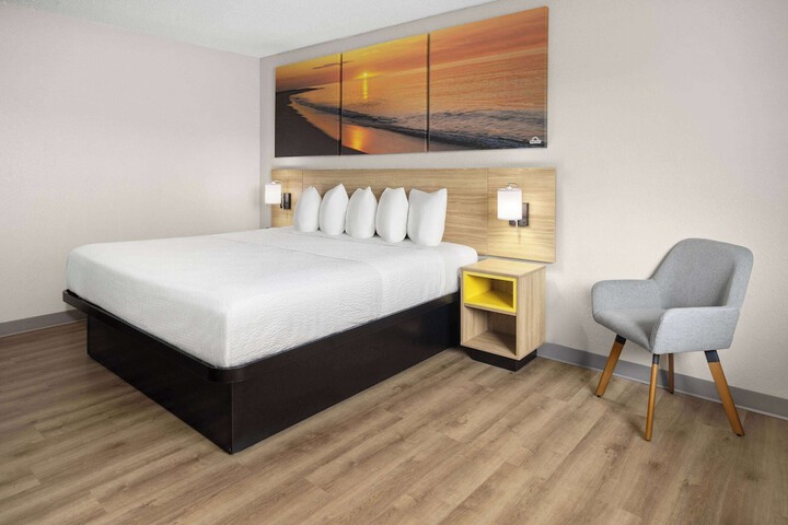 Room 21 of 26
