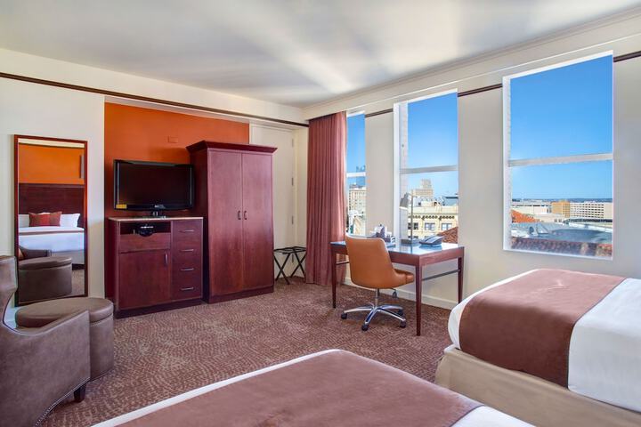 Room 72 of 169