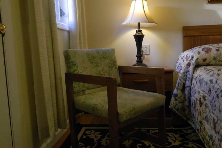 Room 9 of 20