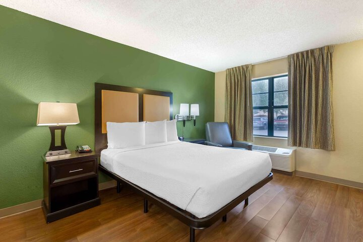 Room 16 of 31