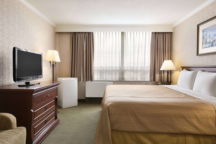 Room 17 of 23