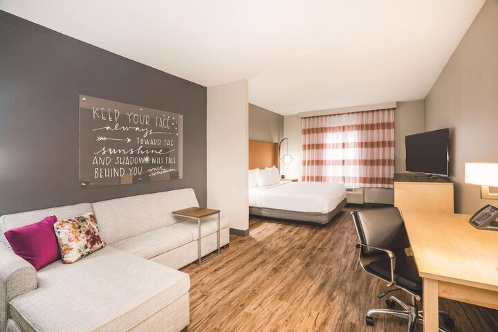 Room 21 of 36