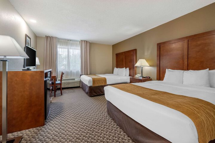 Room 9 of 32