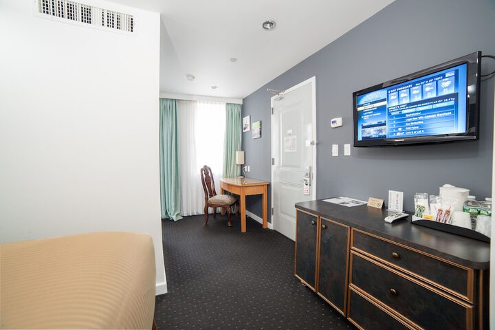 Room 27 of 58