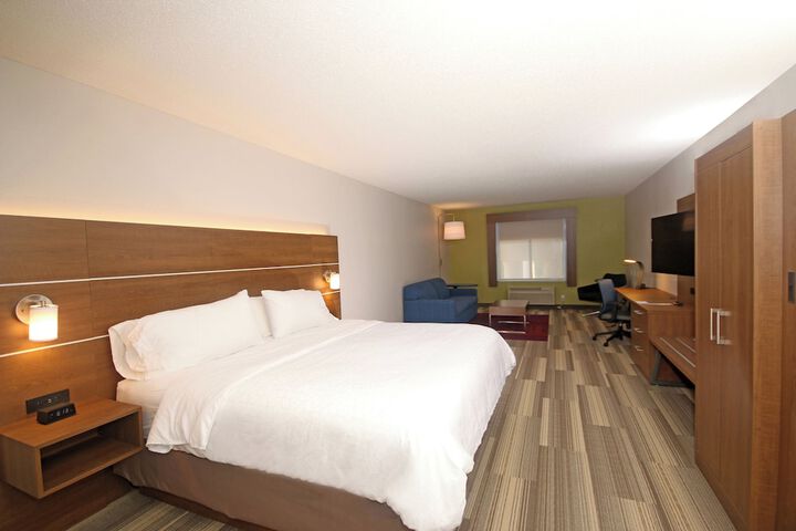 Room 14 of 33