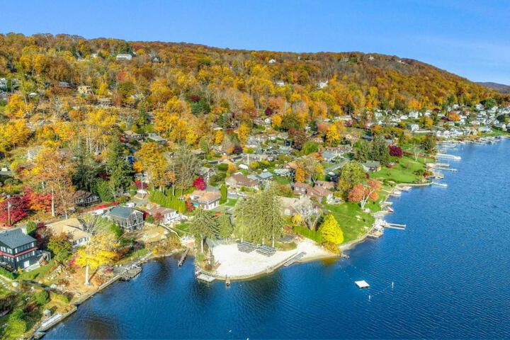 Candlewood Lake House