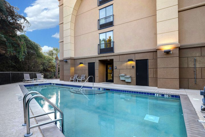 Pool 4 of 44