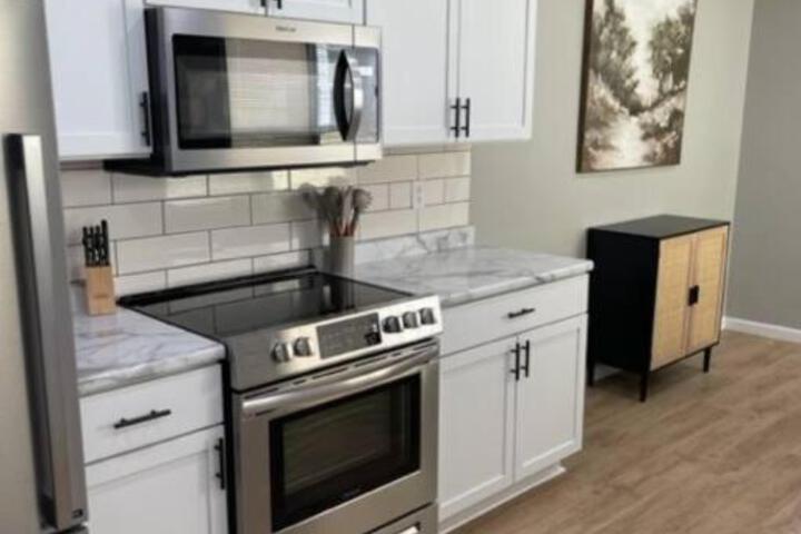 Birdie Mae - 2 bedroom House in DT Hamilton