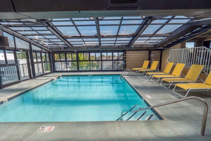 Pool 10 of 76
