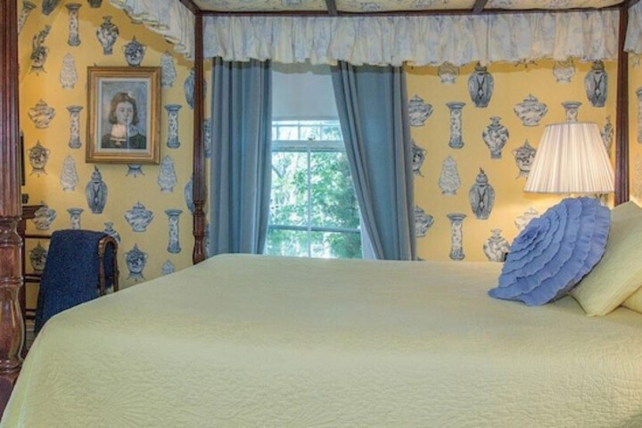 Room 48 of 84