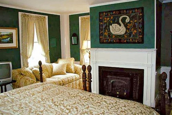 Room 16 of 33