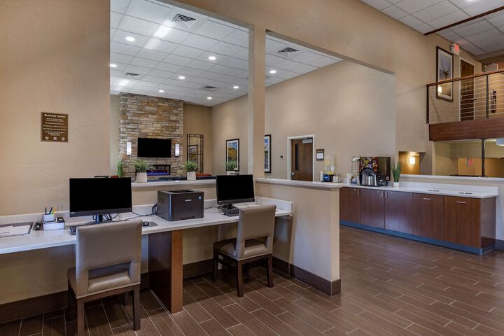 Business Center 64 of 65