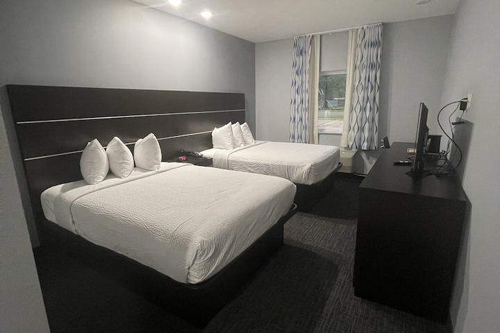 Room 34 of 59