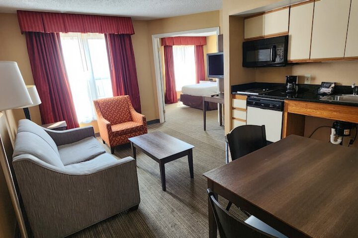 Room 6 of 26