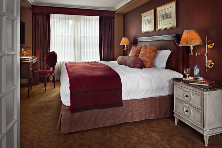 Hotel Plaza Athenee