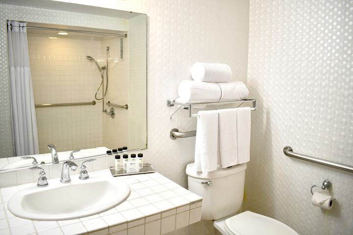 Belamar Hotel Manhattan Beach Tapestry Collection by Hilton