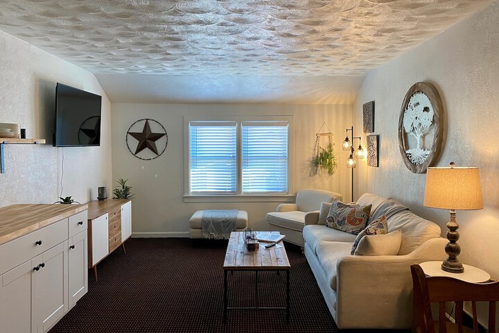 Room 52 of 79