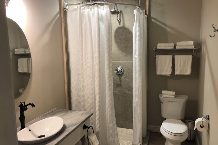 Room 68 of 81