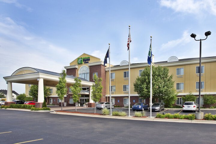 Hotel 4 of 65
