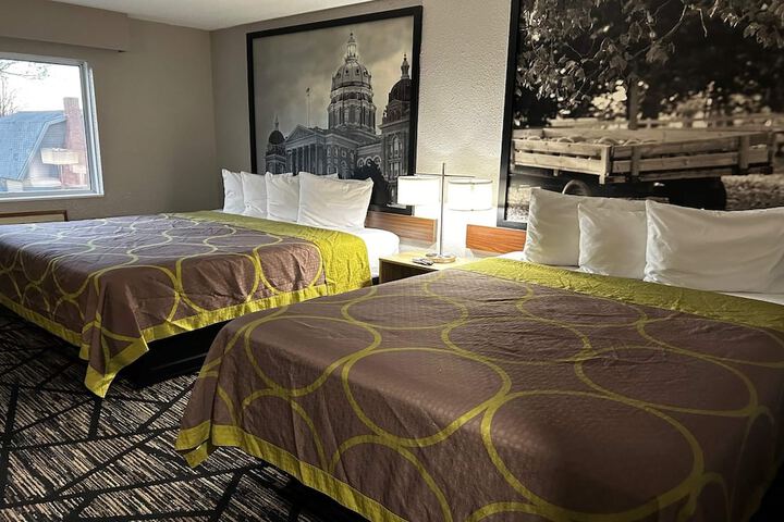 Super 8 by Wyndham Pella