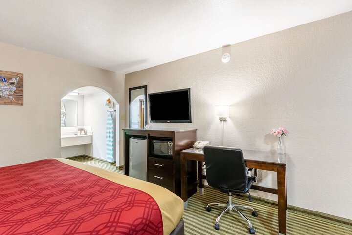 Room 13 of 24