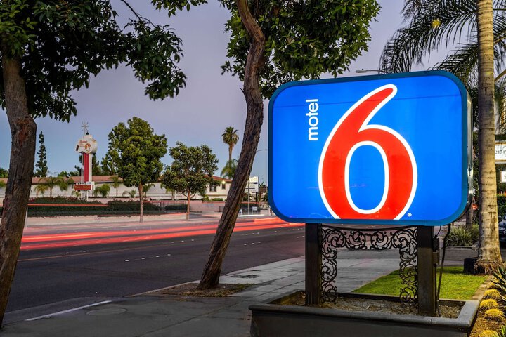 Hotel 8 of 42