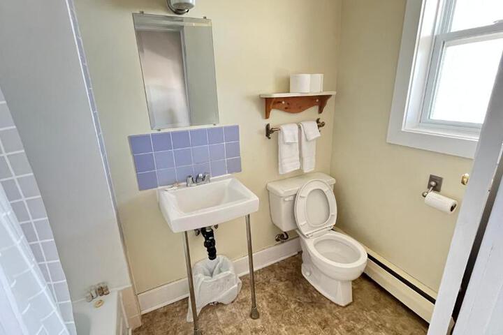 Admirals Quay Motel & Suites