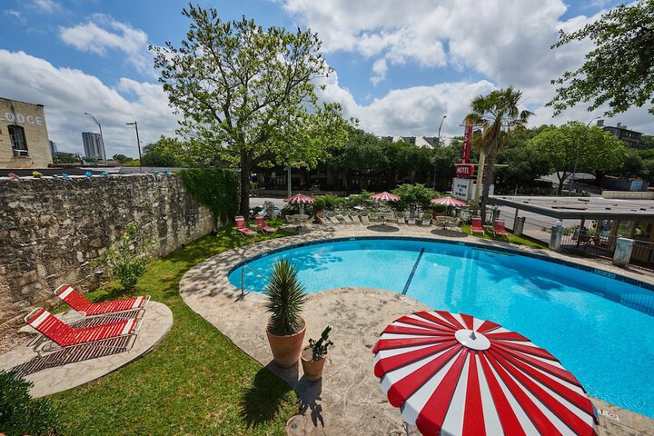 Pool 24 of 119