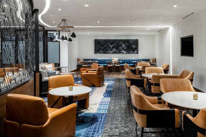 Lounge 66 of 75