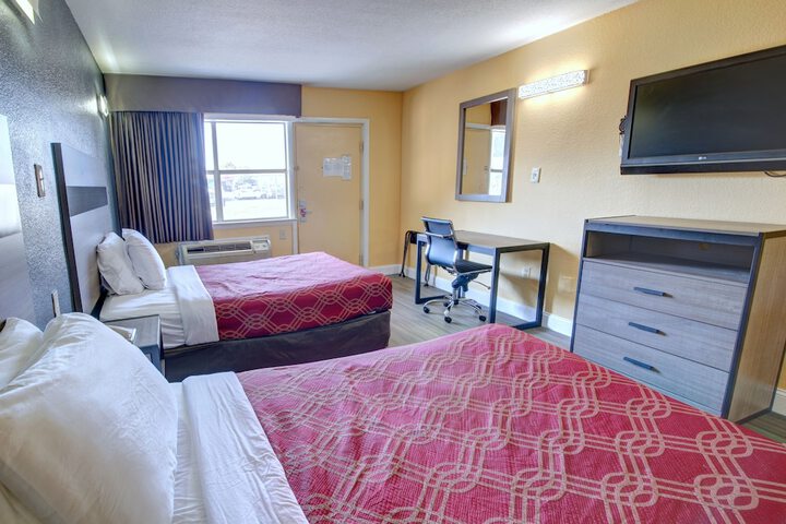 Room 8 of 22