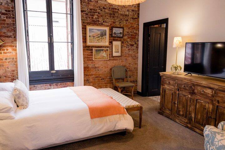 Speakeasy Suites