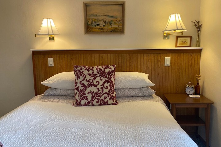 Emerald Valley Inn