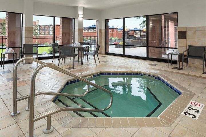 Courtyard Minneapolis St. Paul / Roseville by Marriott