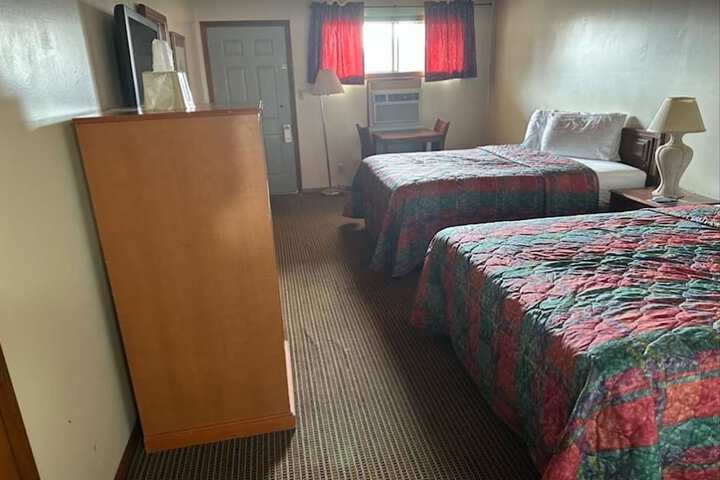 Room 28 of 35