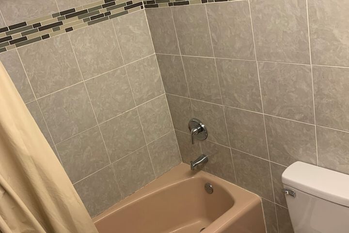 Room 11 of 34