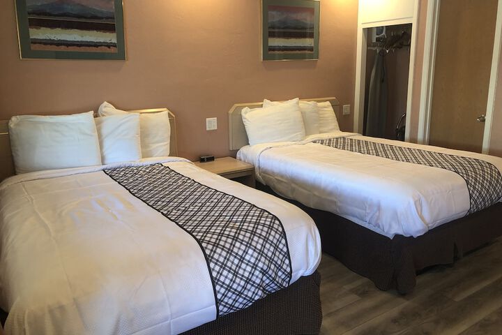 Room 28 of 33