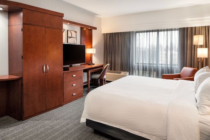 Room 42 of 106
