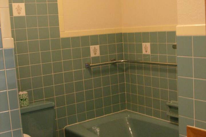 Room 15 of 38