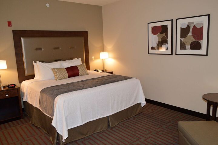 Best Western Plus Stevens County Inn