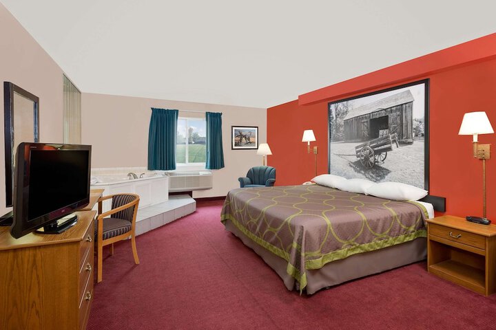 Room 9 of 13