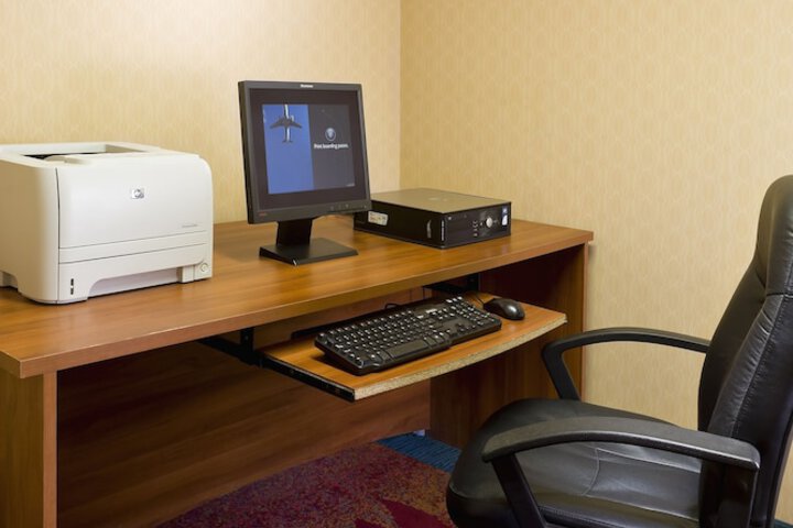 Business Center 24 of 26