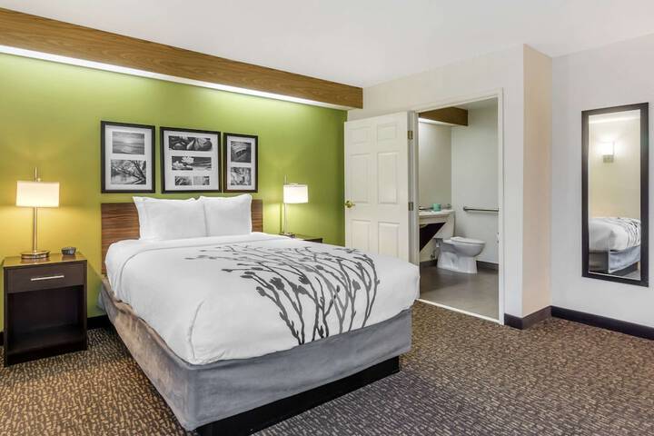 Room 25 of 67